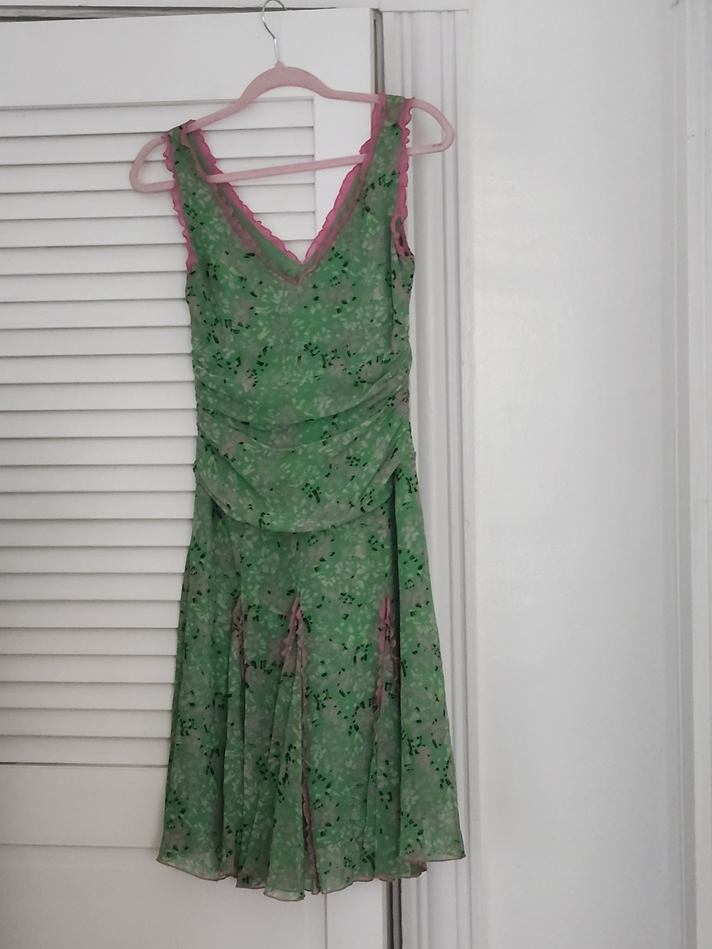 BCBGMaxAzria Green Silk Floral V-Neck Dress with Pink Trim